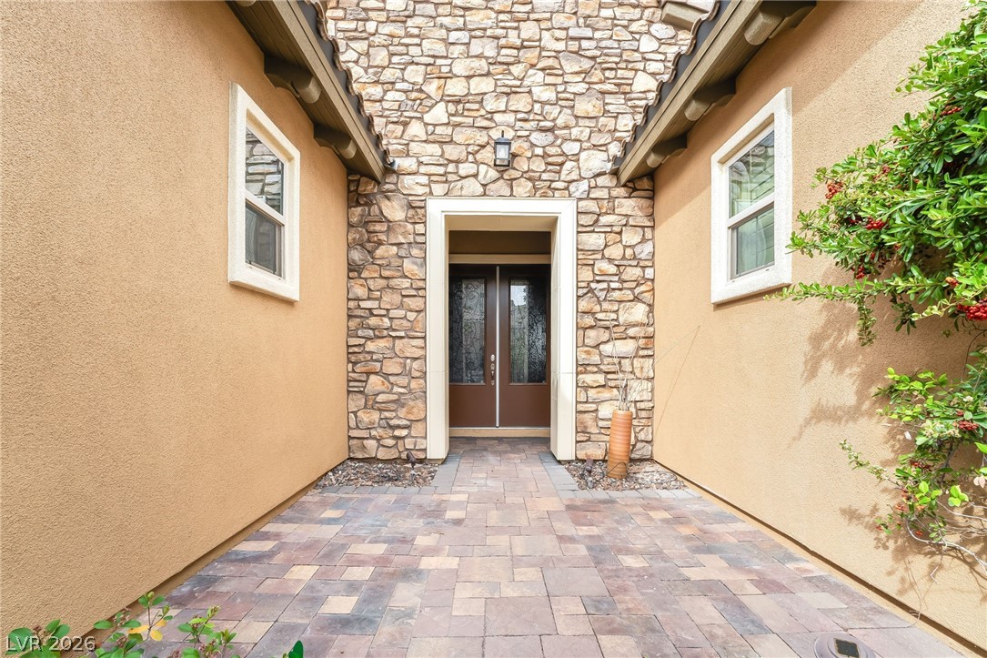 27 Contrada Fiore Drive Property Photo 8