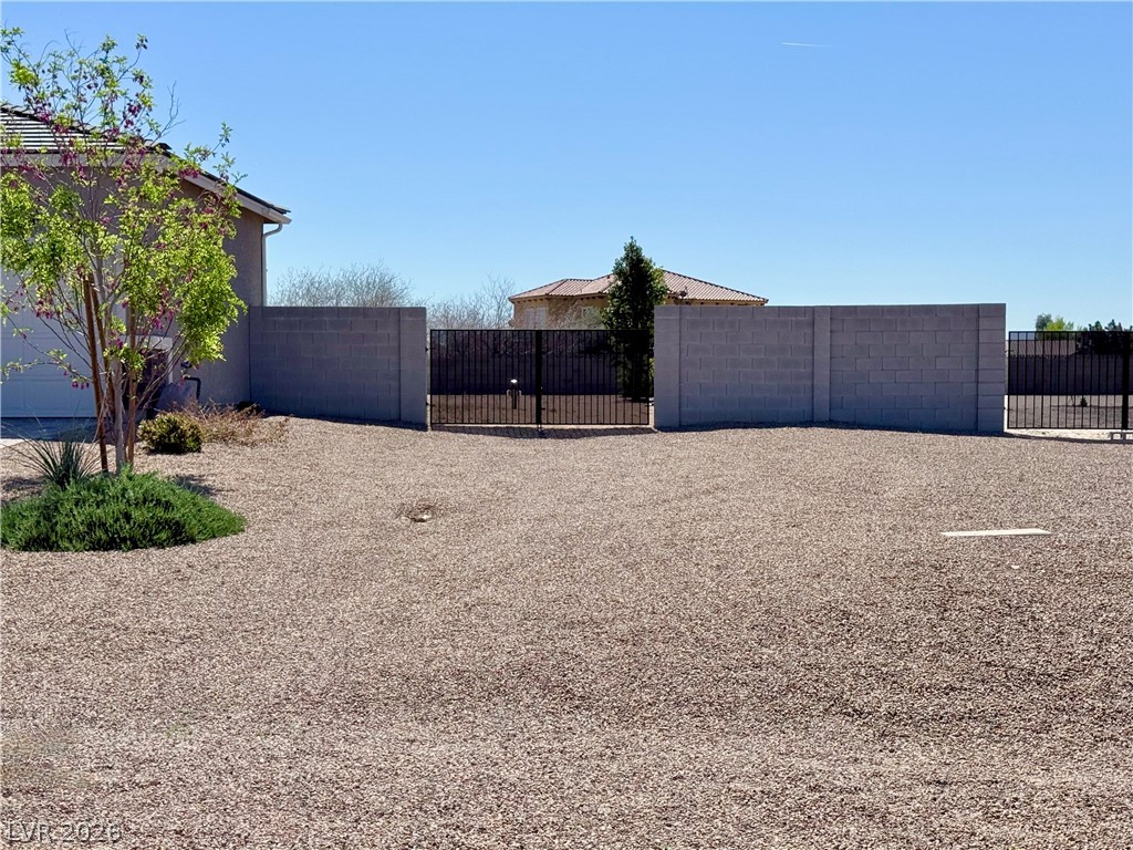 4911 Sandalwood Drive Property Photo 3
