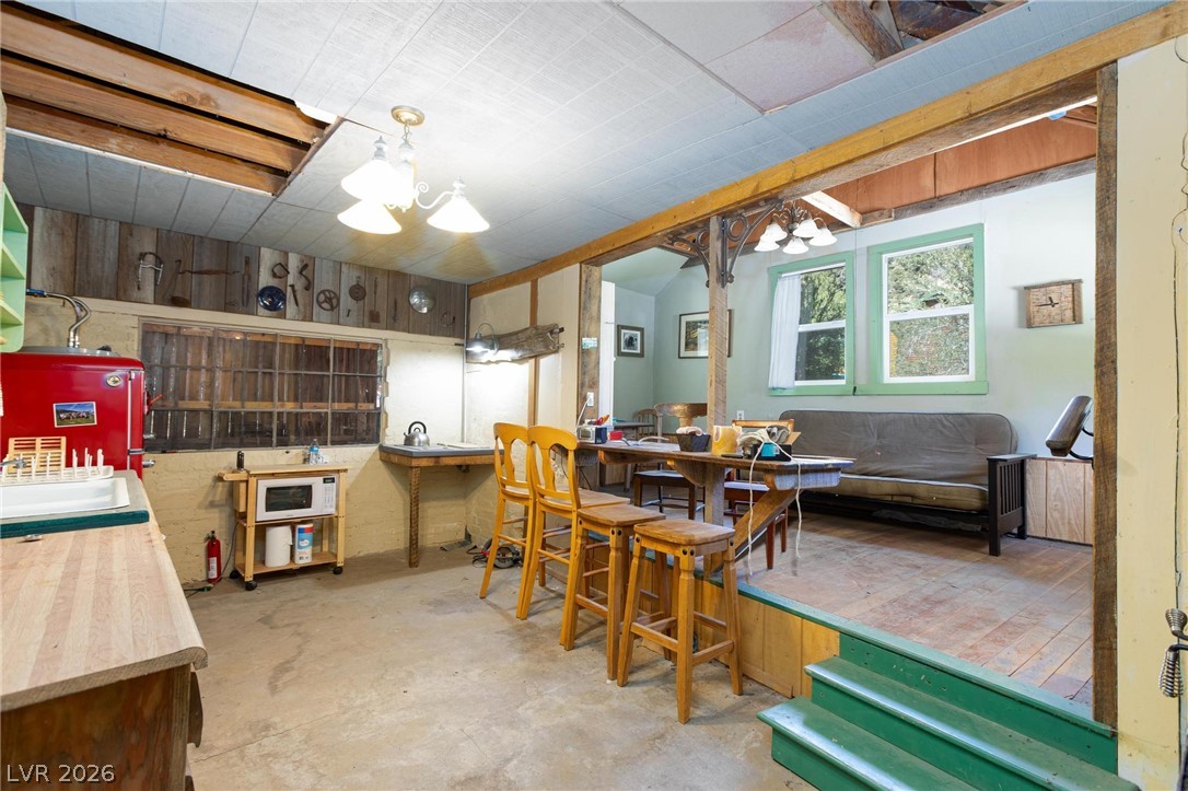4430 Aspen Avenue Property Photo 10