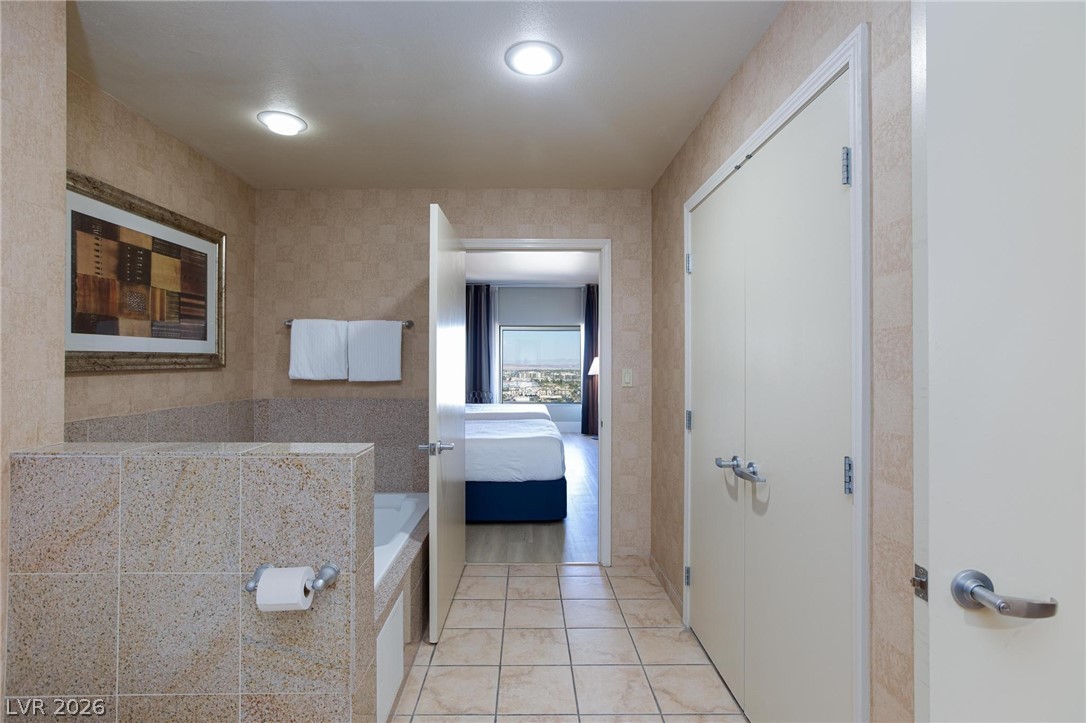 211 East Flamingo Road 1511 Property Photo 8