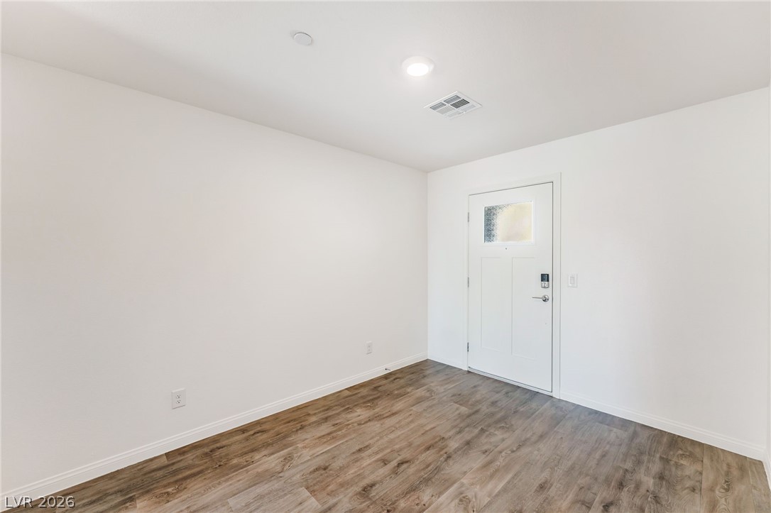 10083 Vibrant Moon Avenue Property Photo 4