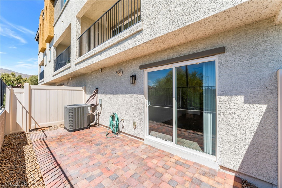 10083 Vibrant Moon Avenue Property Photo 8