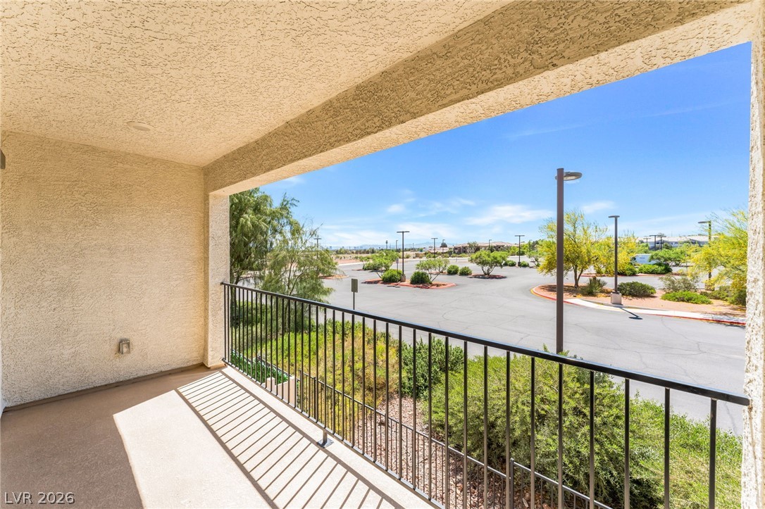 10083 Vibrant Moon Avenue Property Photo 14