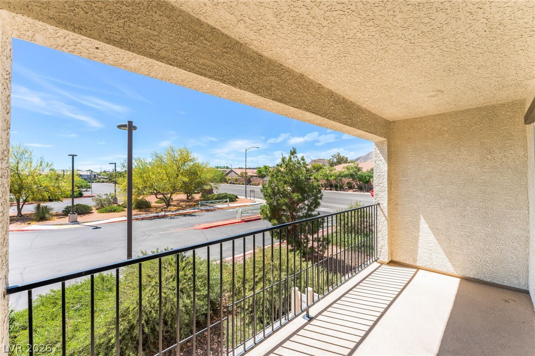 10083 Vibrant Moon Avenue Property Photo 15
