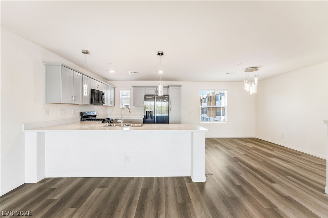 10083 Vibrant Moon Avenue Property Photo 18
