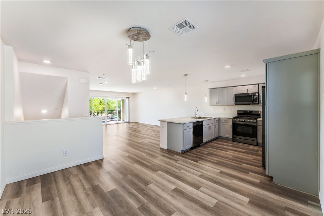 10083 Vibrant Moon Avenue Property Photo 23