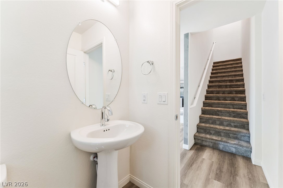10083 Vibrant Moon Avenue Property Photo 24