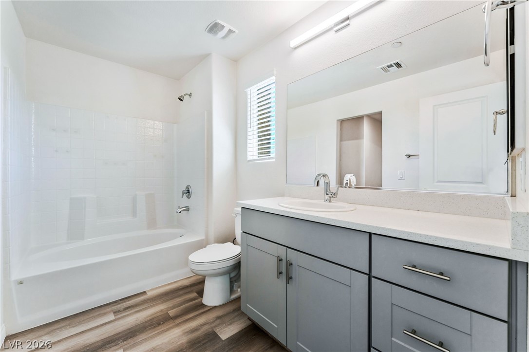 10083 Vibrant Moon Avenue Property Photo 29