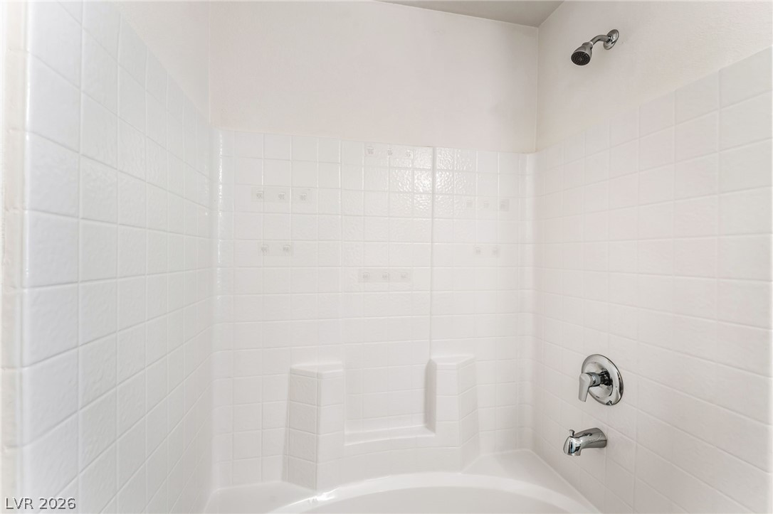10083 Vibrant Moon Avenue Property Photo 31