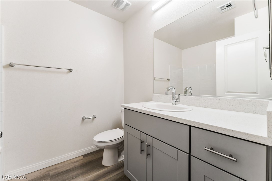10083 Vibrant Moon Avenue Property Photo 38