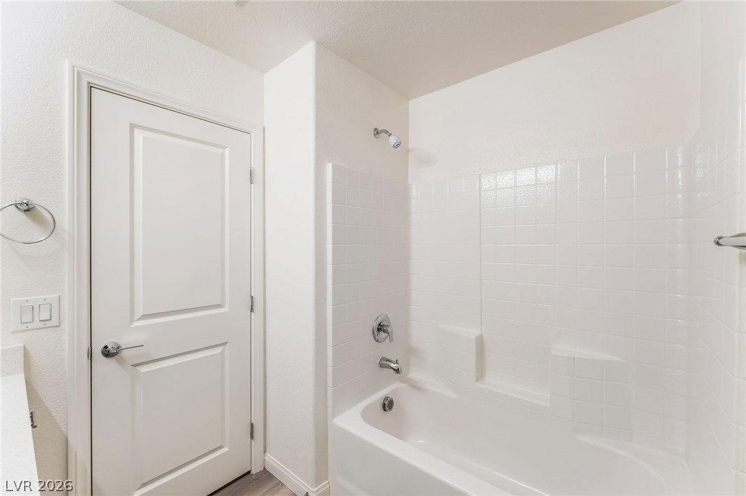 10083 Vibrant Moon Avenue Property Photo 39