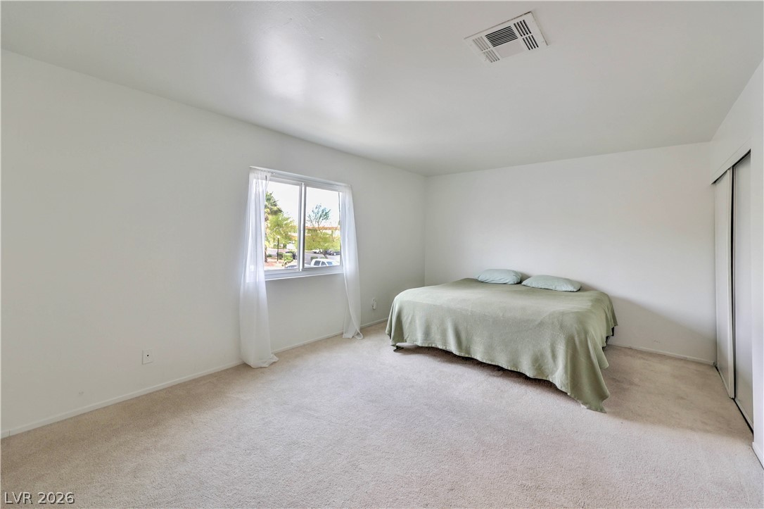 1101 Willow Tree Drive D Property Photo 13