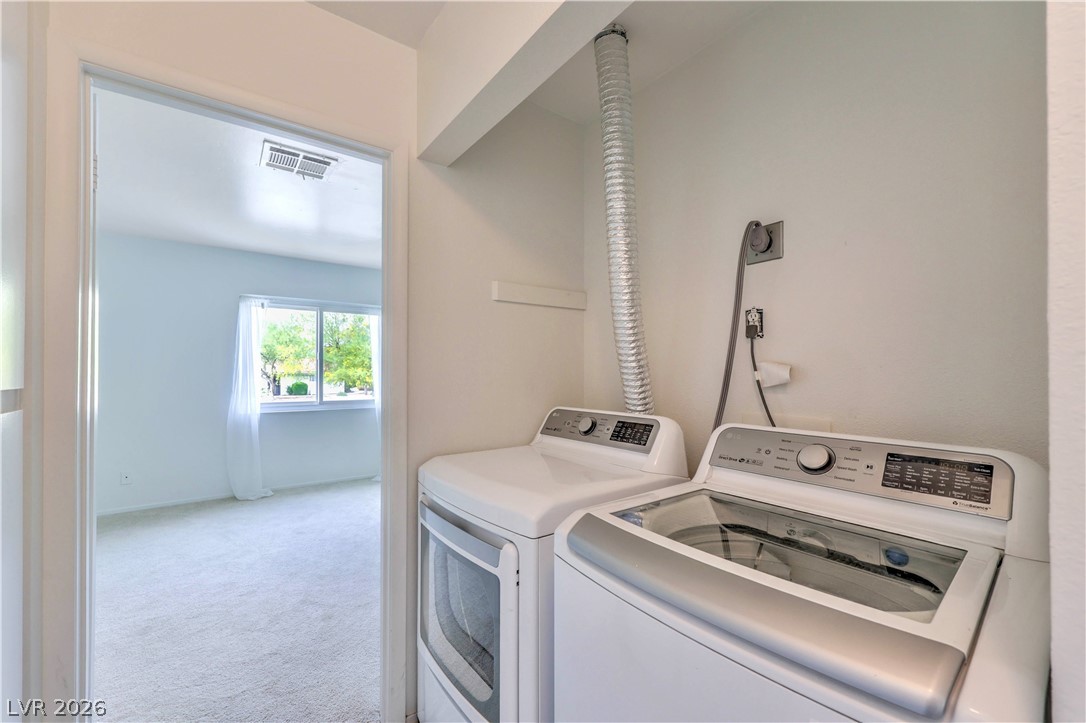 1101 Willow Tree Drive D Property Photo 20