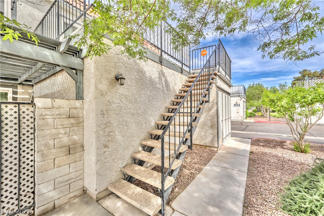1101 Willow Tree Drive D Property Photo 23