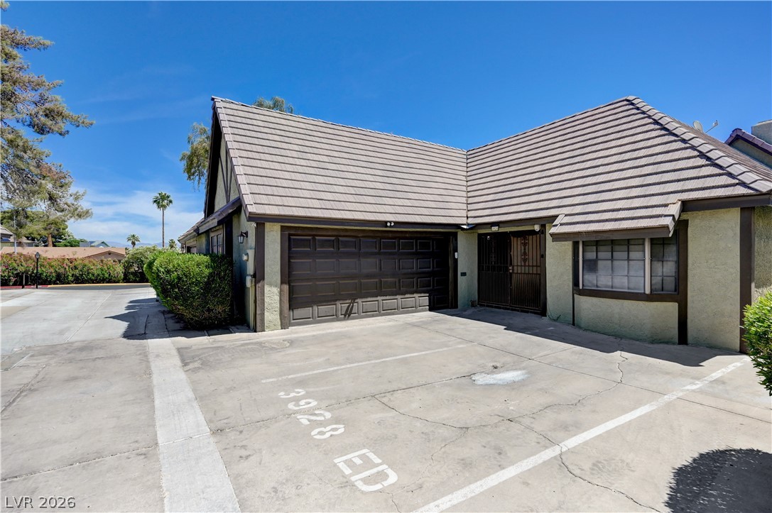 3928 Edgemoor Way Property Photo 4