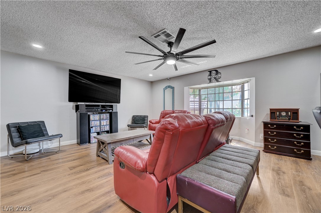 3928 Edgemoor Way Property Photo 18