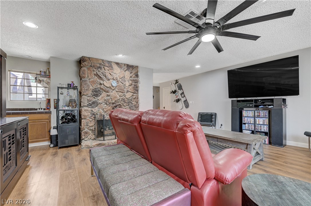 3928 Edgemoor Way Property Photo 19