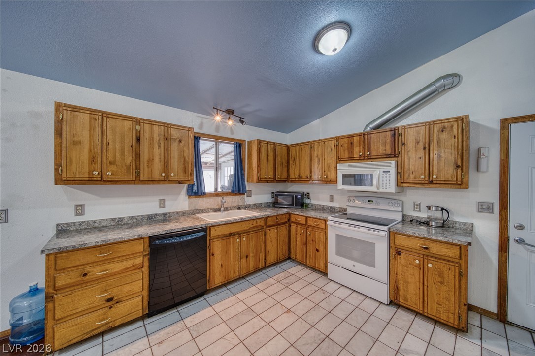 451 West Leffner Drive Property Photo 12