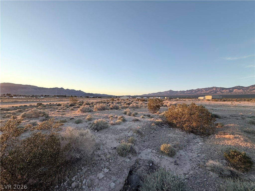 1100 East Monoplane Place Property Photo 3