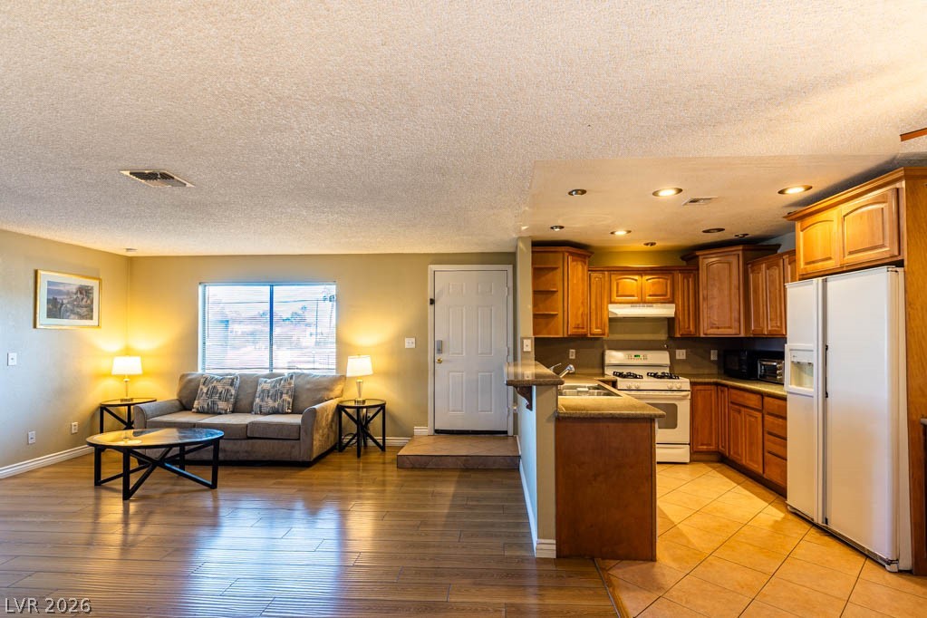 1400 Santa Margarita Street B Property Photo 3