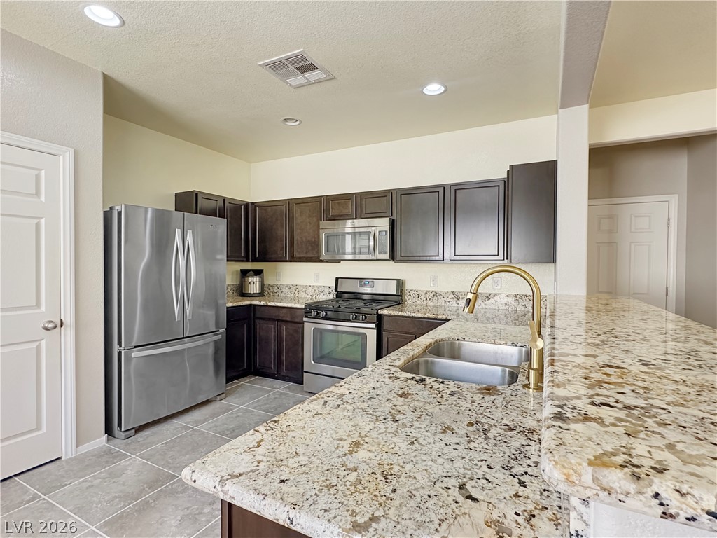 976 Aspen Cliff Drive Property Photo 1