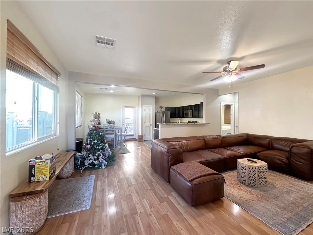 976 Aspen Cliff Drive Property Photo 3