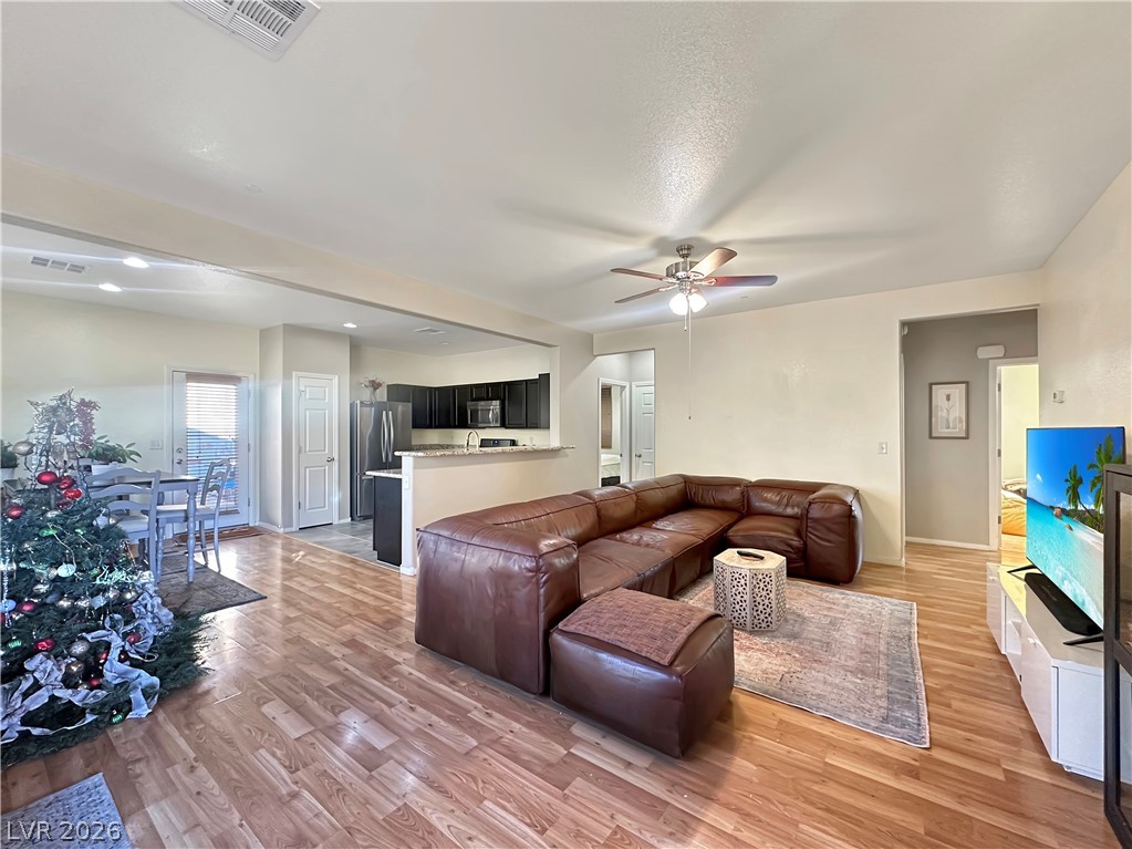 976 Aspen Cliff Drive Property Photo 4