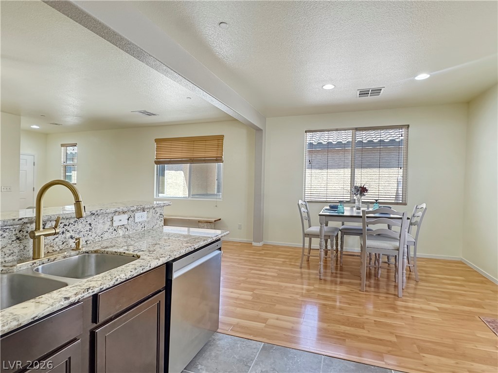976 Aspen Cliff Drive Property Photo 5