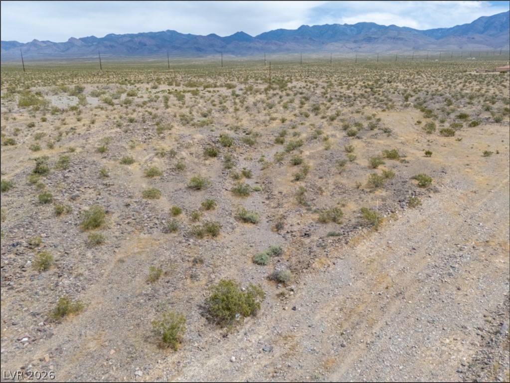 580 East Lock Way Property Photo 3
