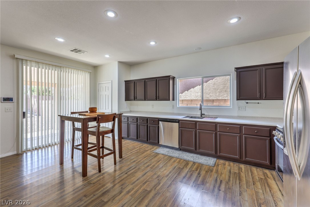 1017 Amber Gate Street Property Photo 13