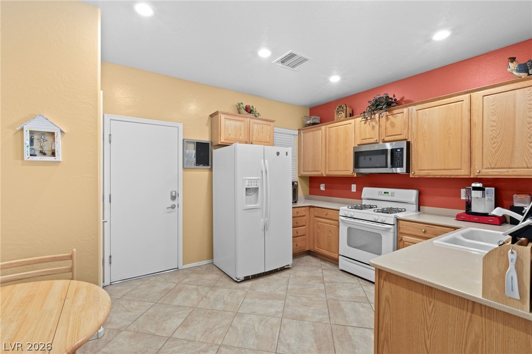 2556 Cosmic Dust Street Property Photo 11