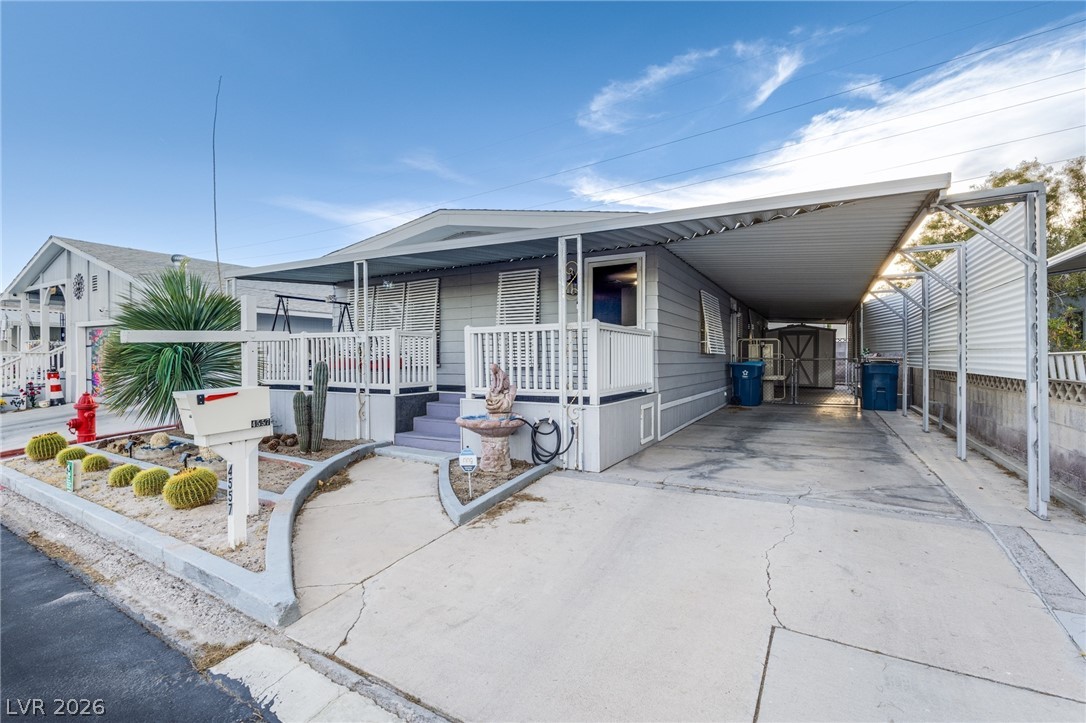 4557 Royal Ridge Boulevard Property Photo 2