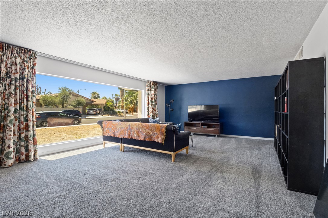 1503 5th Place Property Photo 4