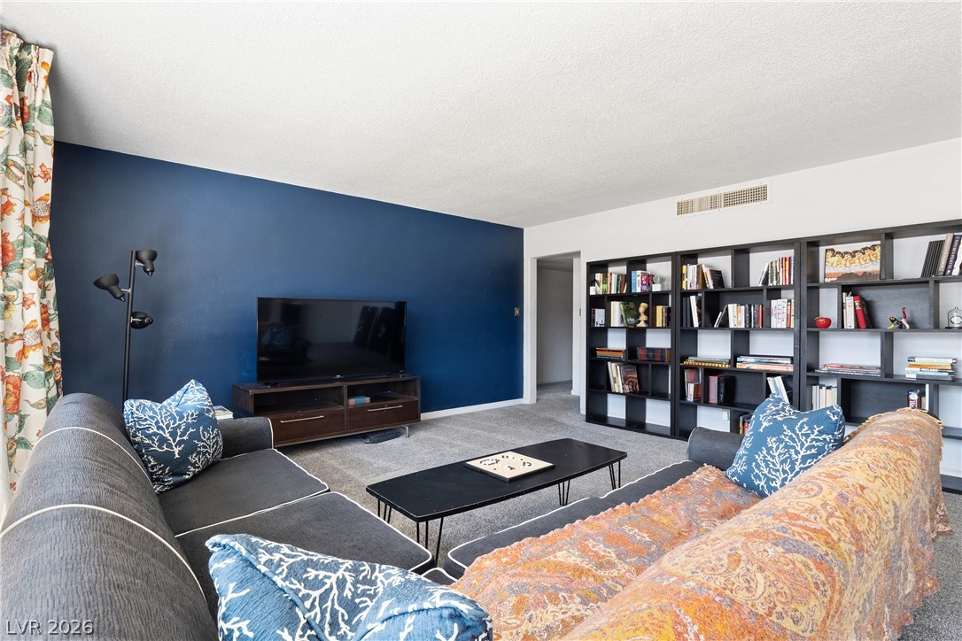 1503 5th Place Property Photo 5