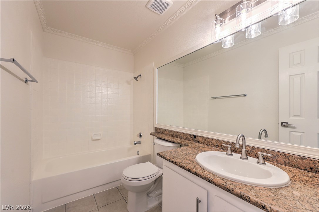 460 Elm Drive 204 Property Photo 15