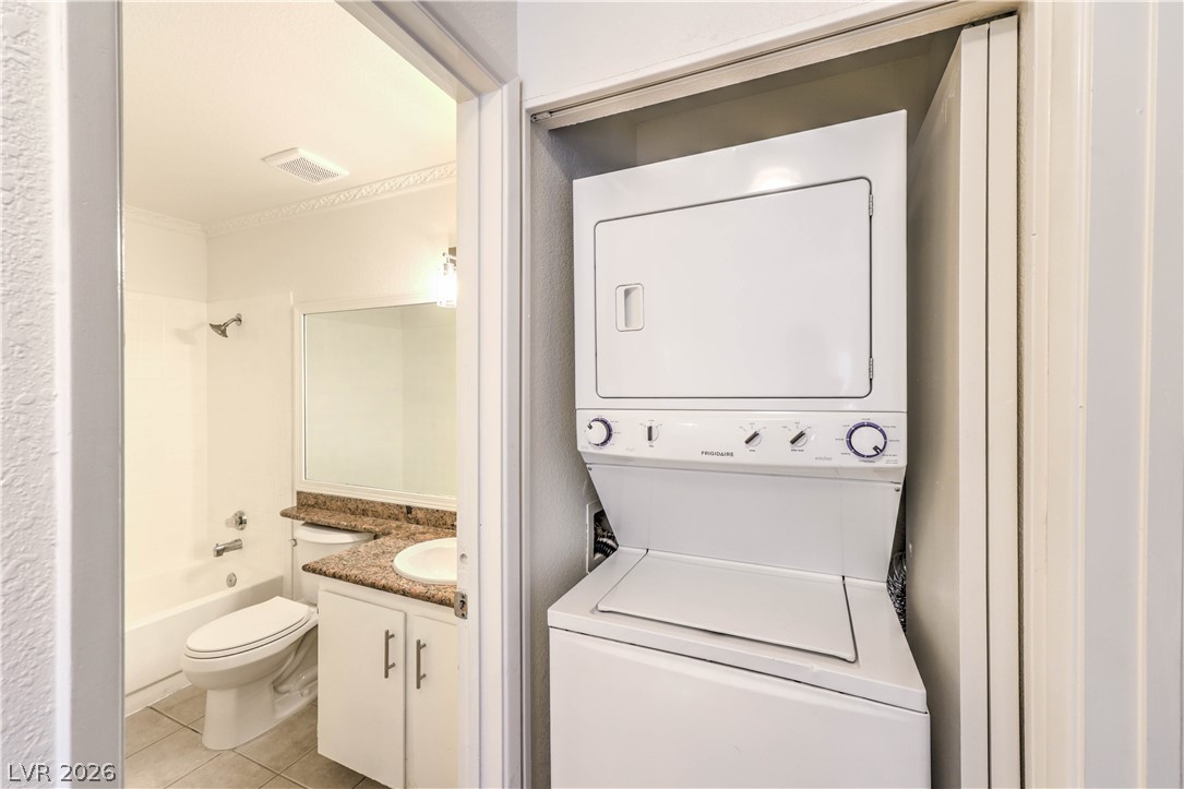 460 Elm Drive 204 Property Photo 18