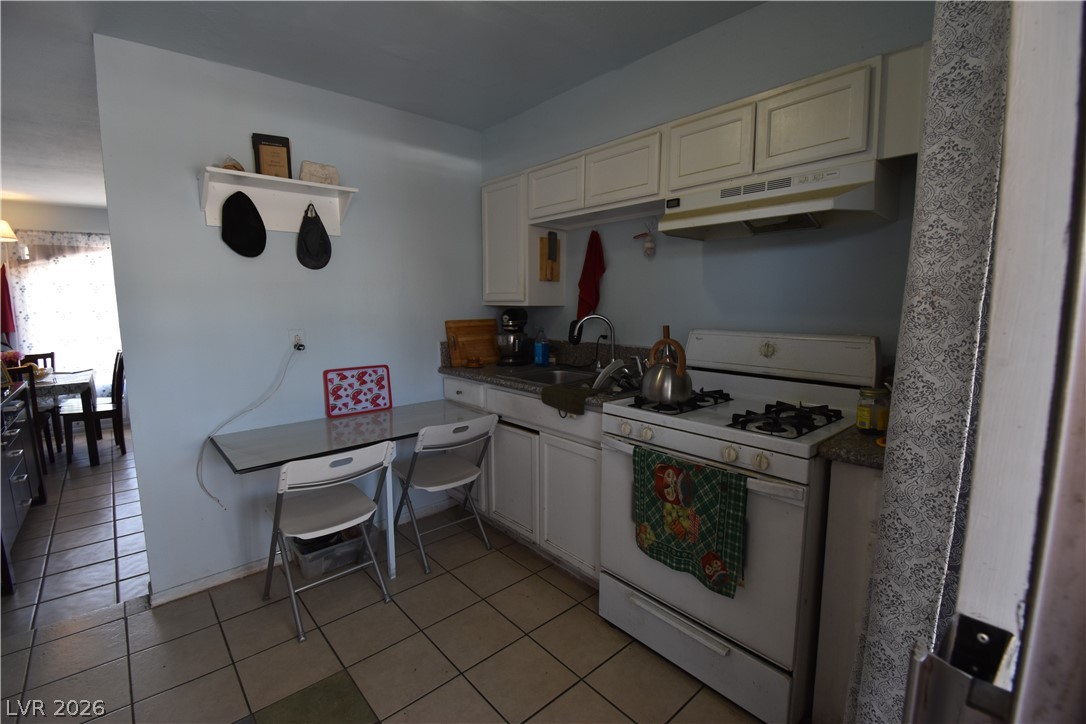 3908 Palos Verdes Street Property Photo 4