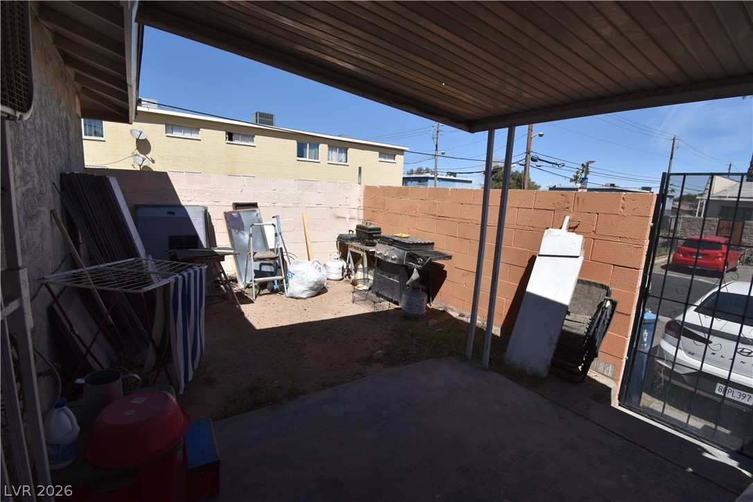 3908 Palos Verdes Street Property Photo 6