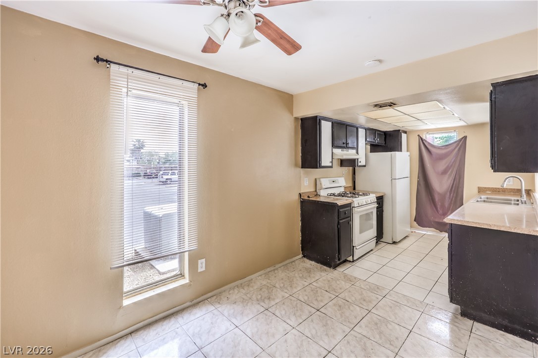 1405 Vegas Valley Drive 213 Property Photo 10