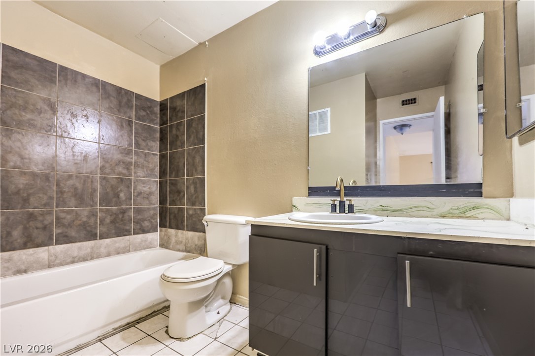1405 Vegas Valley Drive 213 Property Photo 14