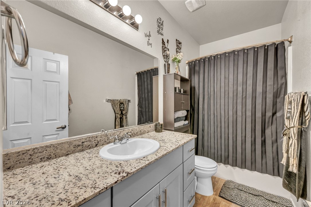 4426 Meadow Glade Avenue Property Photo 8