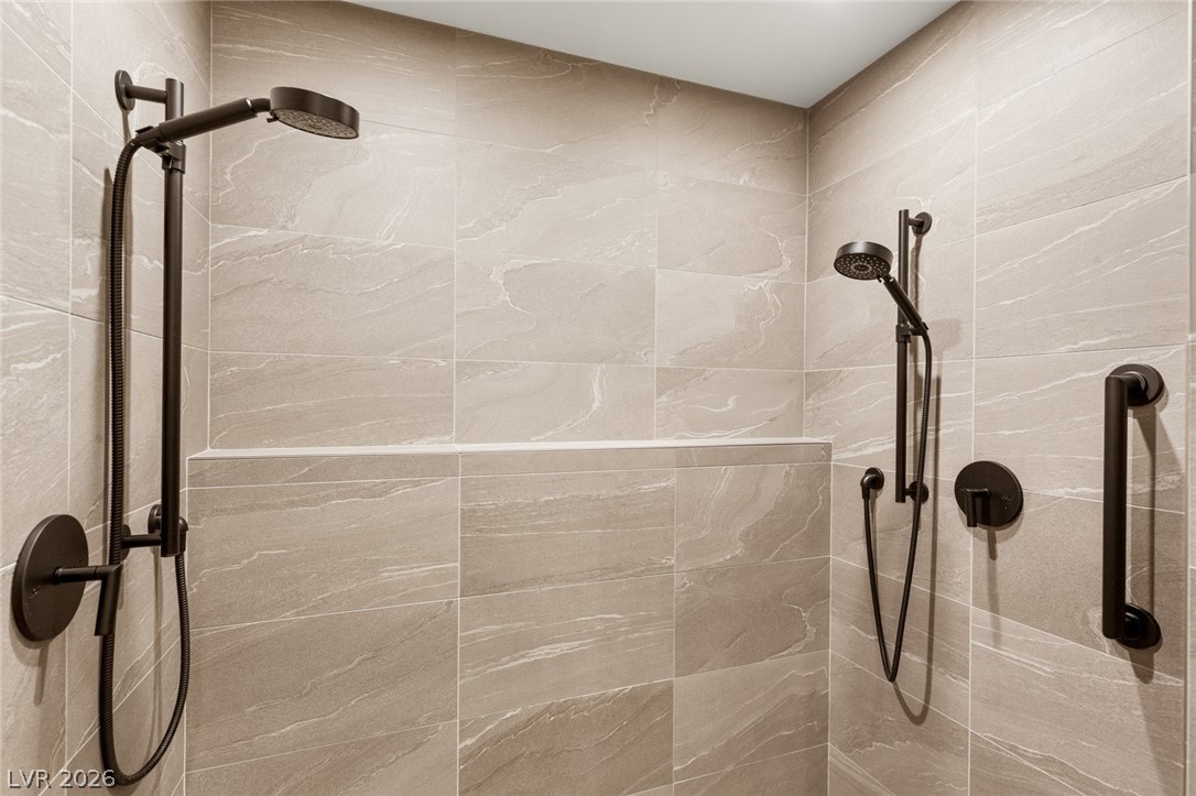 640 Canyon Greens Drive Property Photo 34