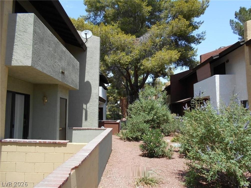 120 Bel Port Drive 121 Property Photo 1