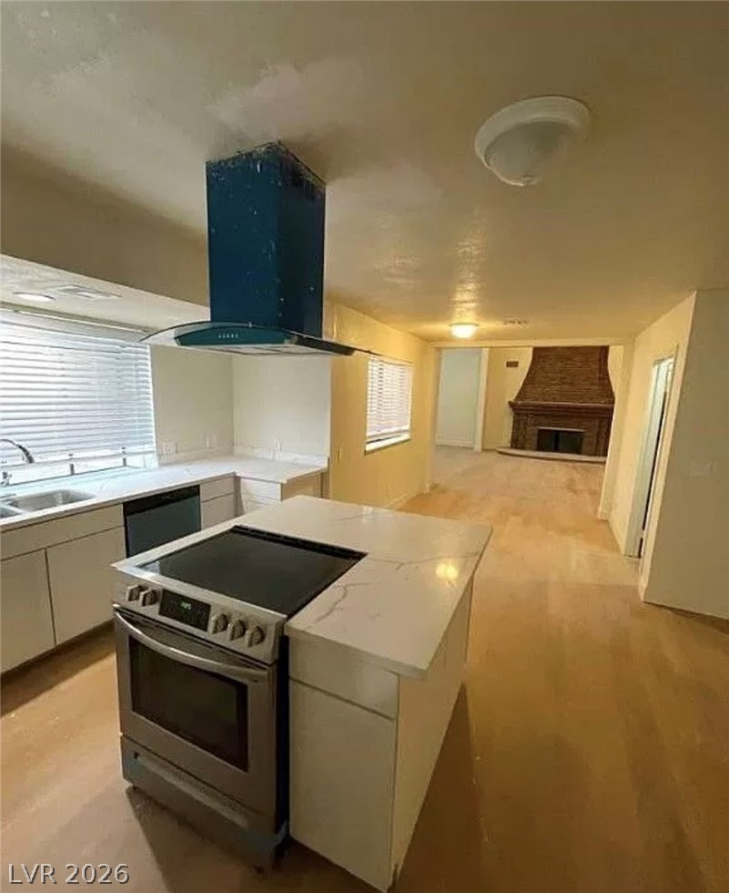 7664 Angel Crest Circle Property Photo 6