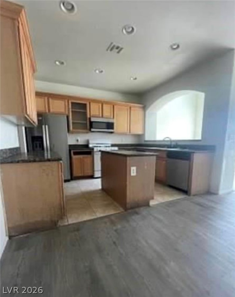 1209 Equator Avenue Property Photo 6