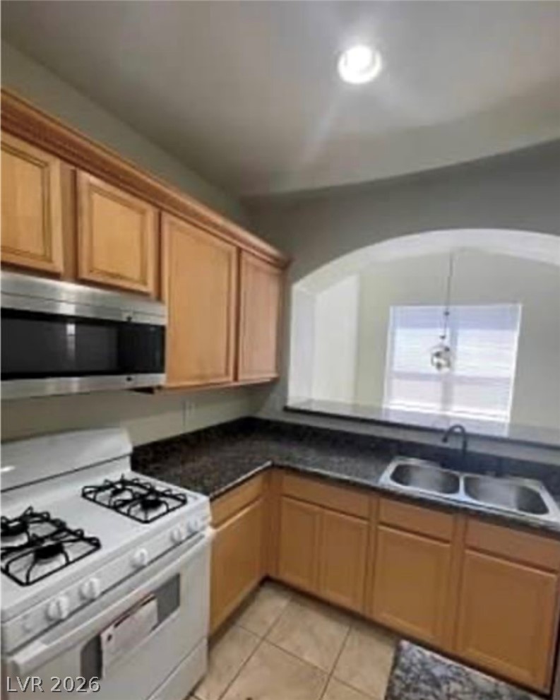 1209 Equator Avenue Property Photo 8