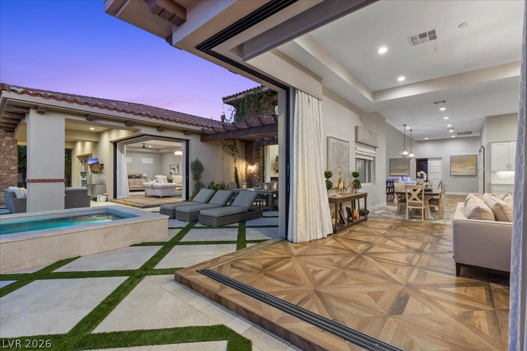 4 Cottonwood Canyon Court Property Photo 1
