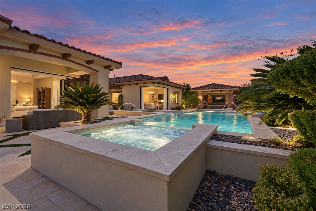 4 Cottonwood Canyon Court Property Photo 2
