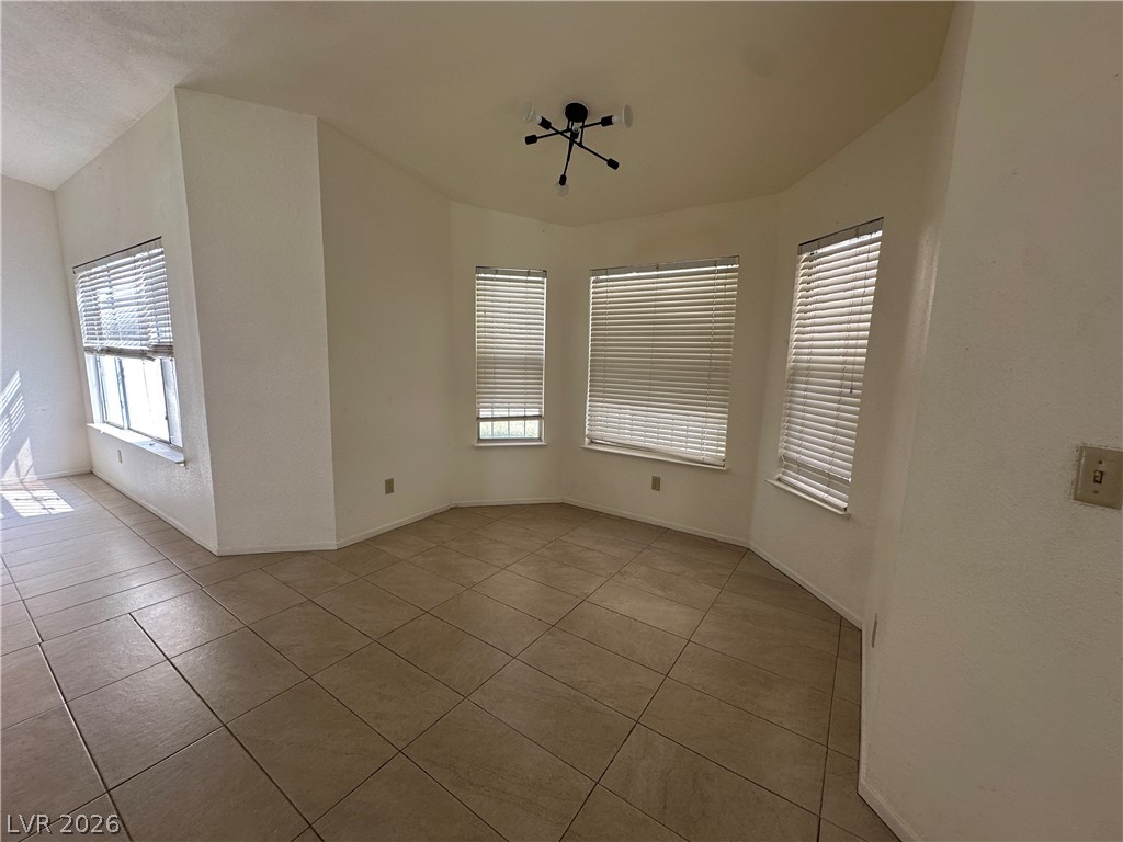 1585 Rowan Tree Drive Property Photo 3