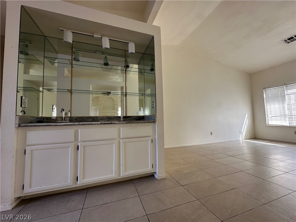 1585 Rowan Tree Drive Property Photo 5